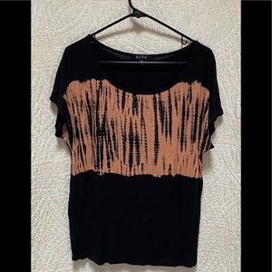 B.L.E.U. Short sleeve tee size medium